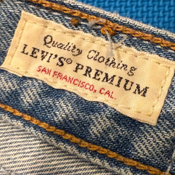 Levi's Premium 501 Distressed Embroidered Jeans - Picture 7 of 8